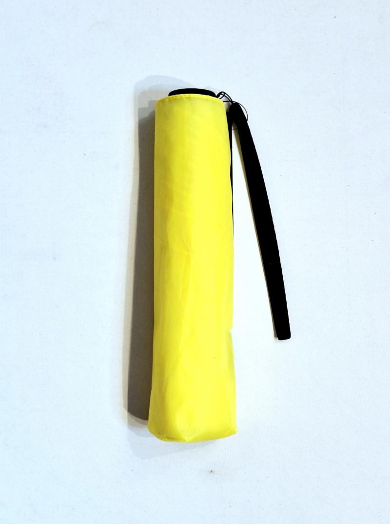 Parapluie PLUME pliant fin uni jaune manuel - Super léger 100 g & Pas cher - Neyrat