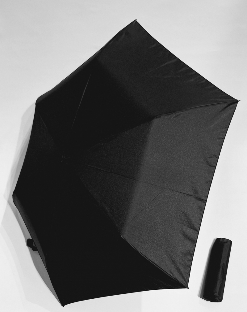 Parapluie mini pliant ultra léger 100g PLUME fin pure noir manuel - Top sac à main & Pas cher - Neyrat