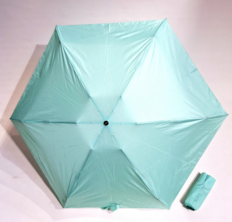 Parapluie PETIT MICRO LEGER pliant manuel uni vert d'eau - Doppler - Micro rond 16 cm & Pas cher